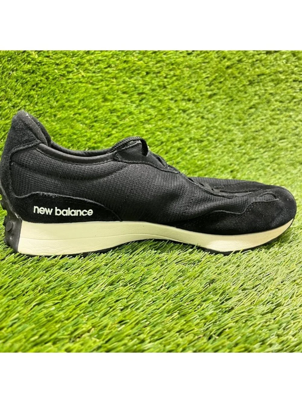 New Balance 327 GS Boys Size 7Y Black White Athletic Running Shoes Sneakers